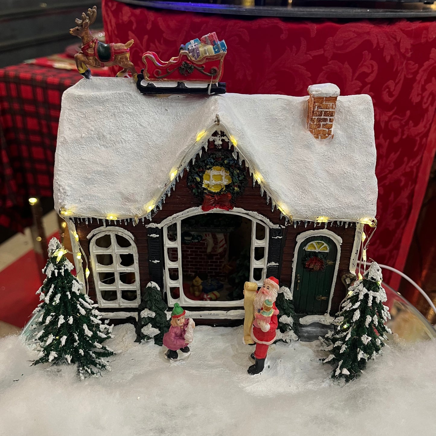 Giostrina Casa di Babbo Natale con Slitta sul Tetto