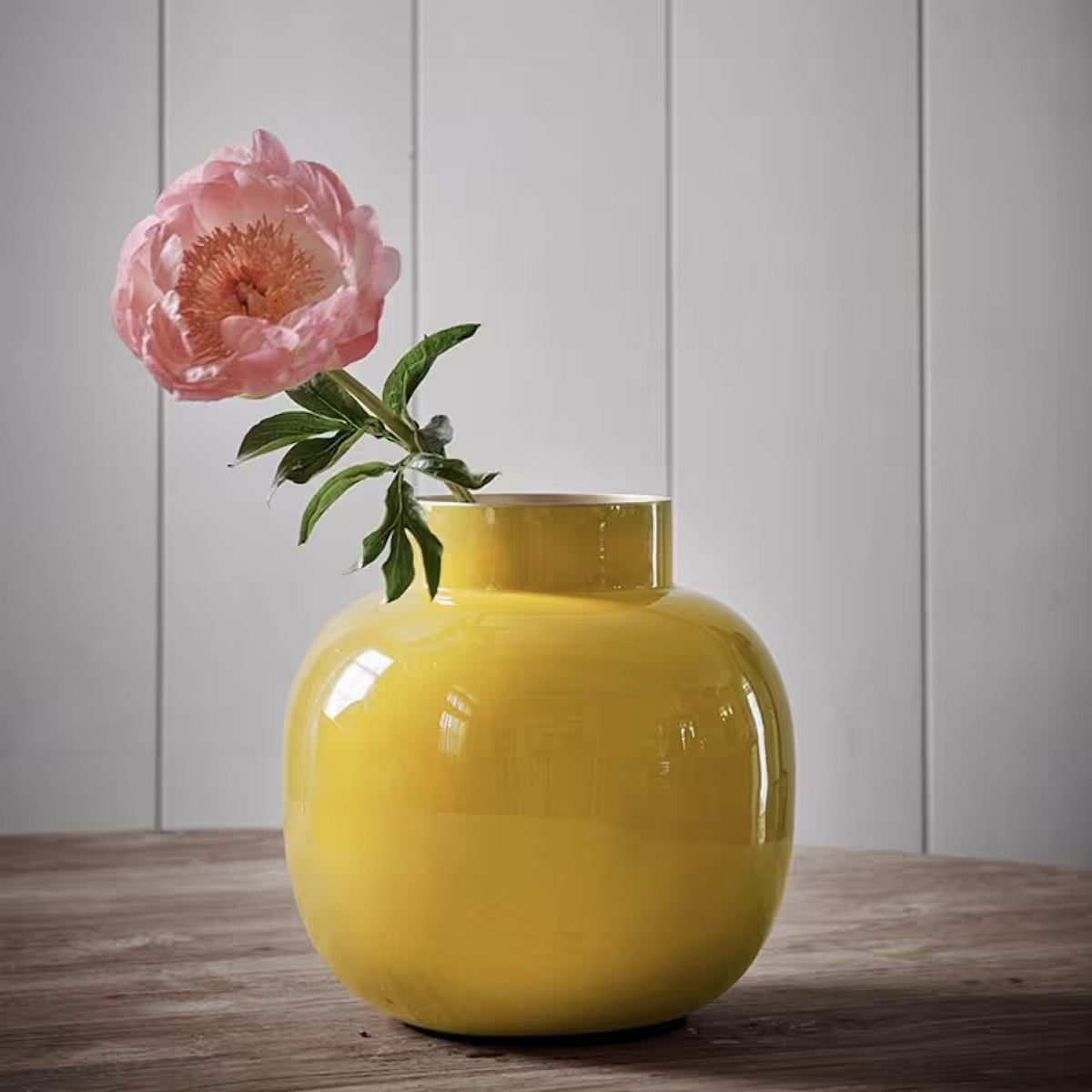 Vaso Tondo in Metallo Smaltato Giallo - H 23cm