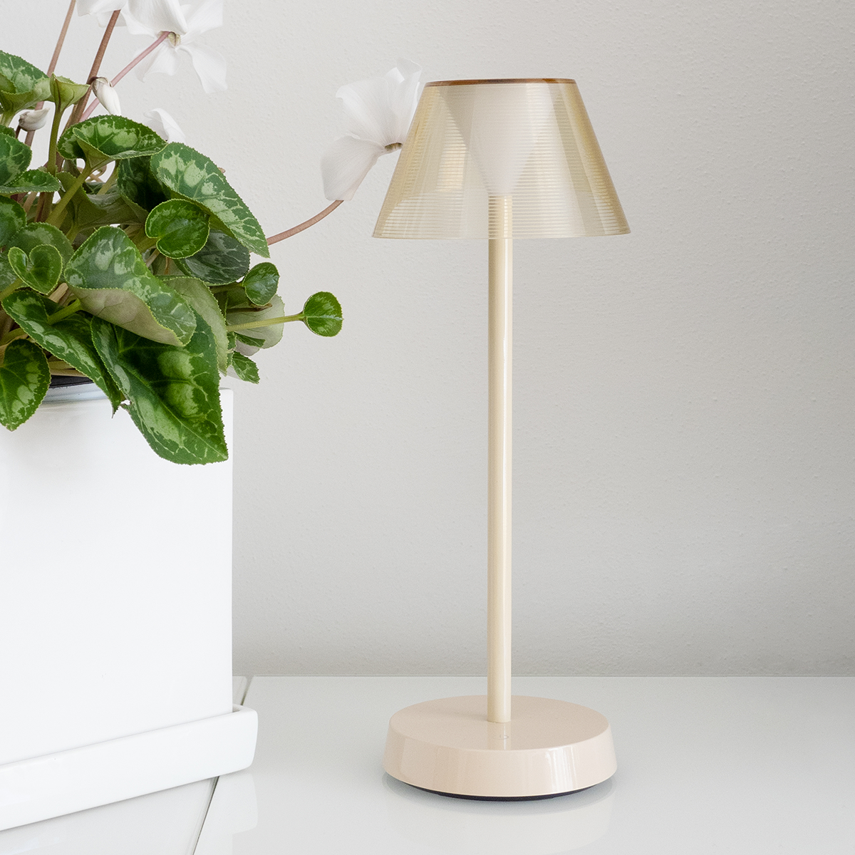 Lampada da Tavolo Ricaricabile - Diner WD Lifestyle (8 Colori)