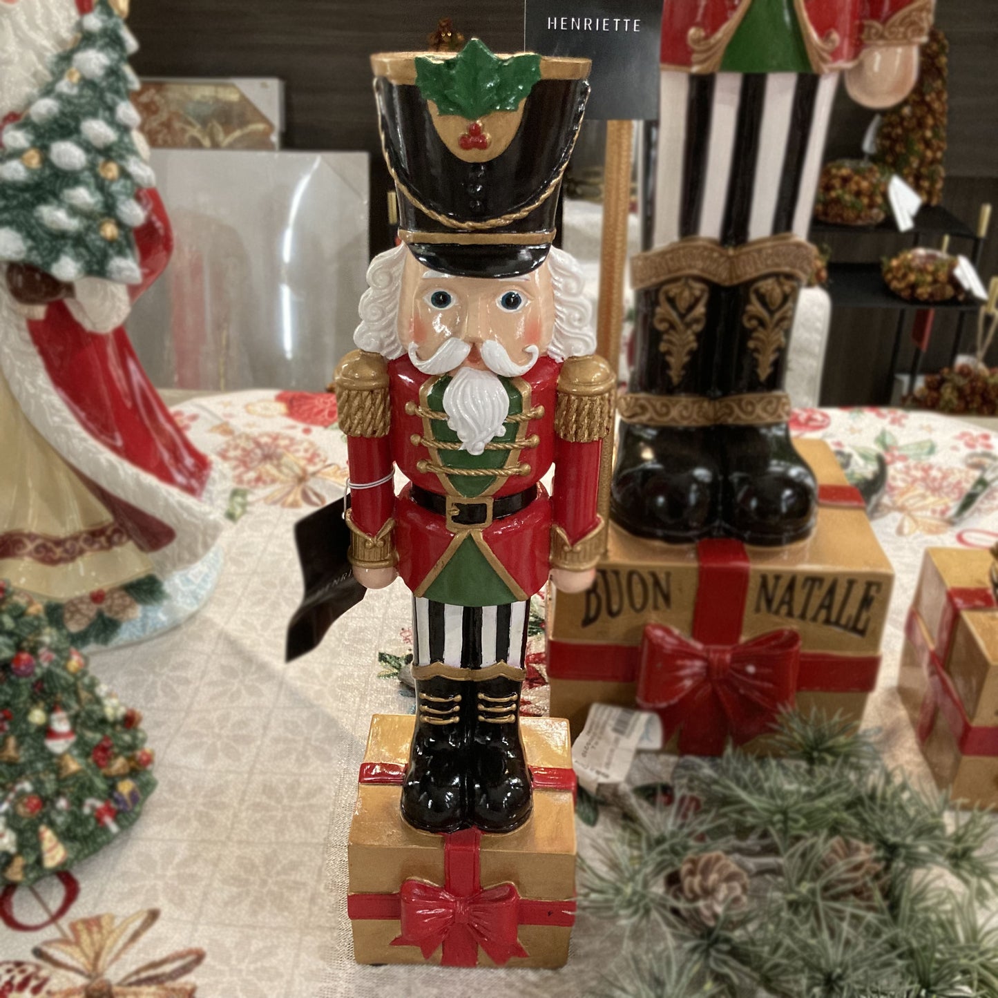 Schiaccianoci "Buon Natale" in Resina (3 Misure) - Henriette