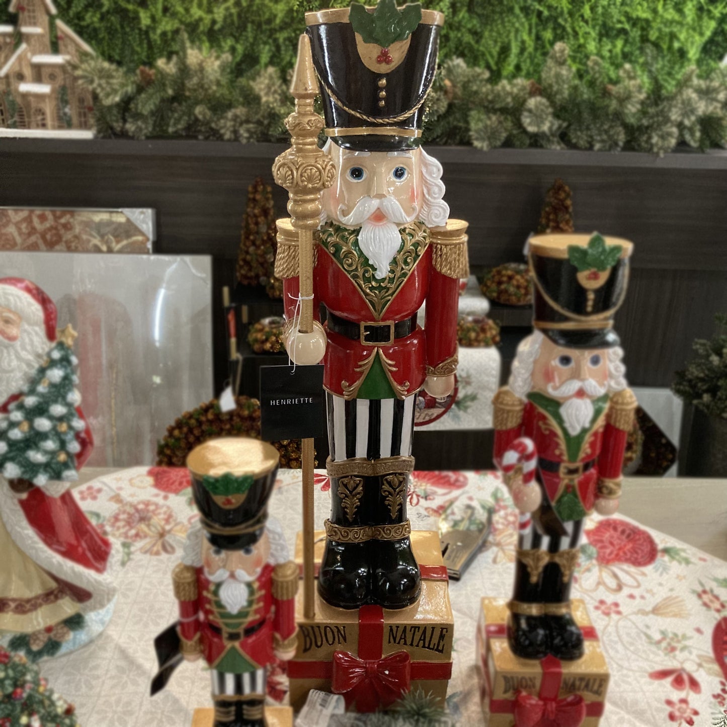 Schiaccianoci "Buon Natale" in Resina (3 Misure) - Henriette