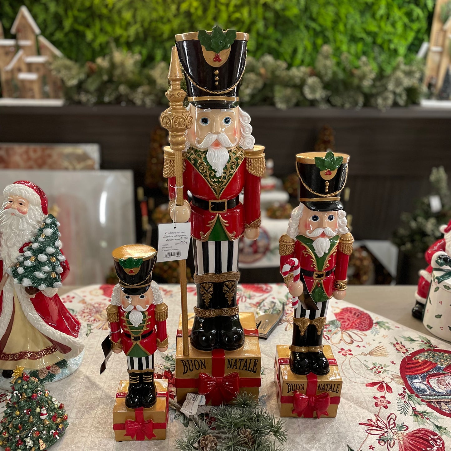 Schiaccianoci "Buon Natale" in Resina (3 Misure) - Henriette