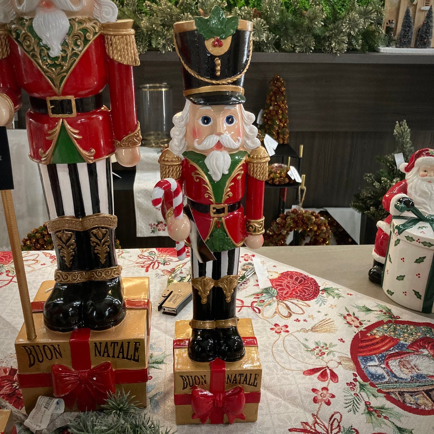 Schiaccianoci "Buon Natale" in Resina (3 Misure) - Henriette