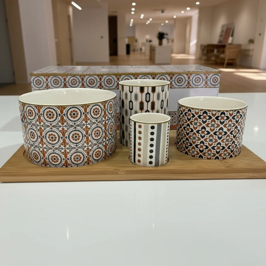 Set Aperitivo “GEOETHNIC” con 4 Ciotoline in Porcellana e Vassoio in Bambù