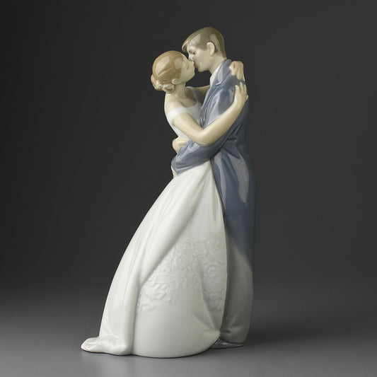 NAO "Un Bacio Per Sempre" - Statua Sposi che si baciano