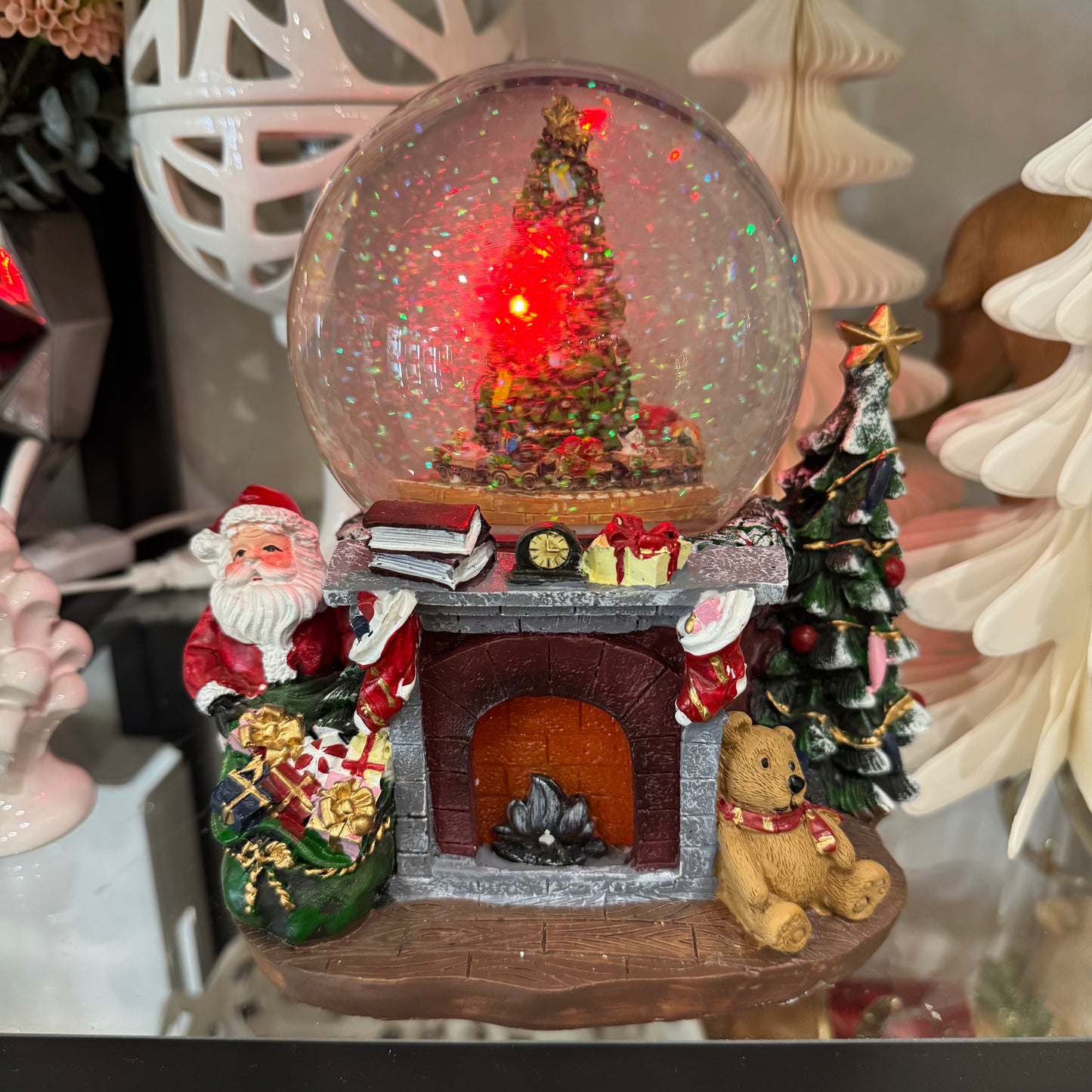 Carillon Caminetto "Globo con Neve" con Luci, Movimento e Musica