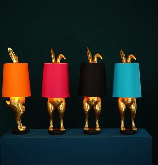 Coniglio Oro - Lampada da Tavolo “Hiding Bunny” di Warner Voss