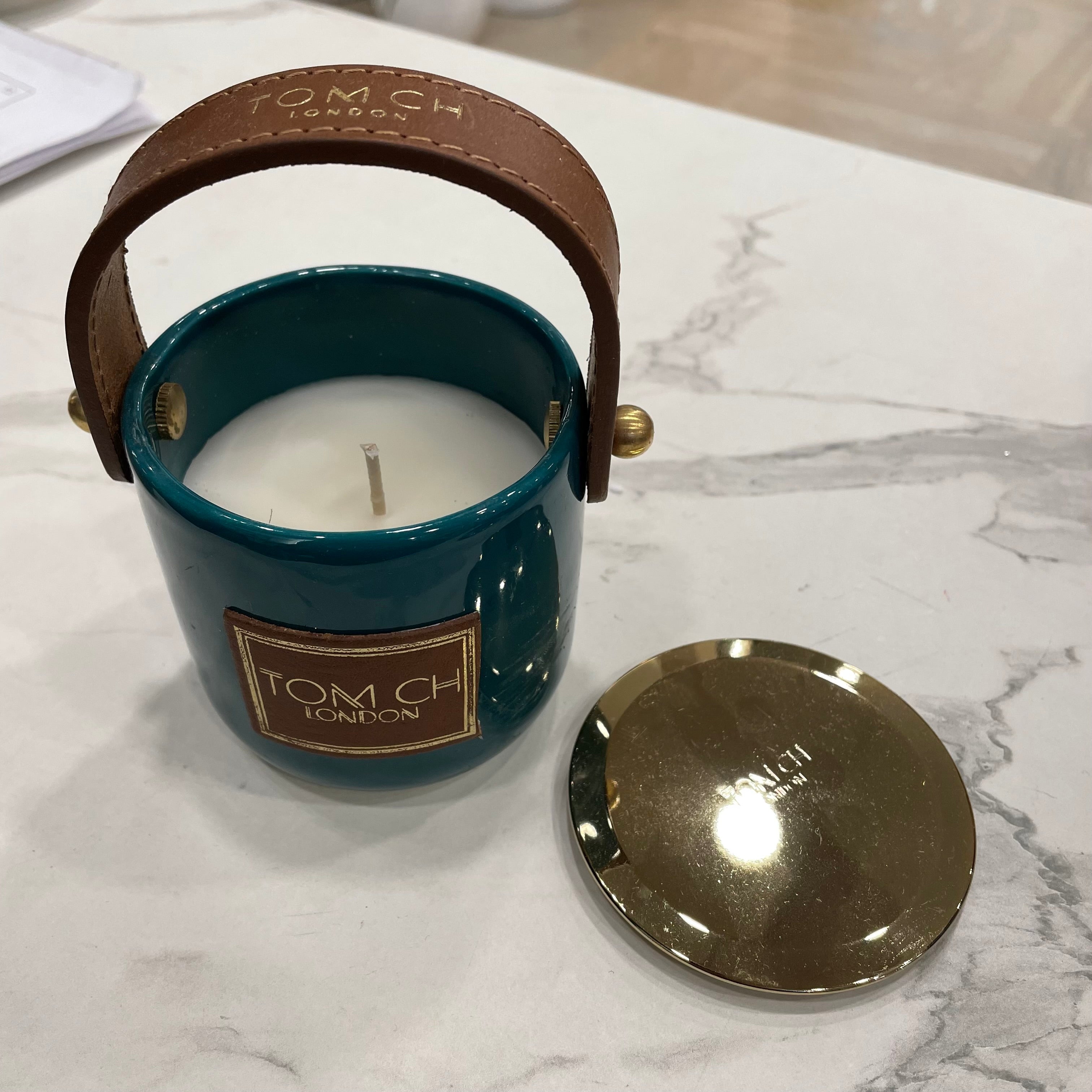 Candela Profumata (200gr.) con Manico e coperchio Oro - TOM-CH London